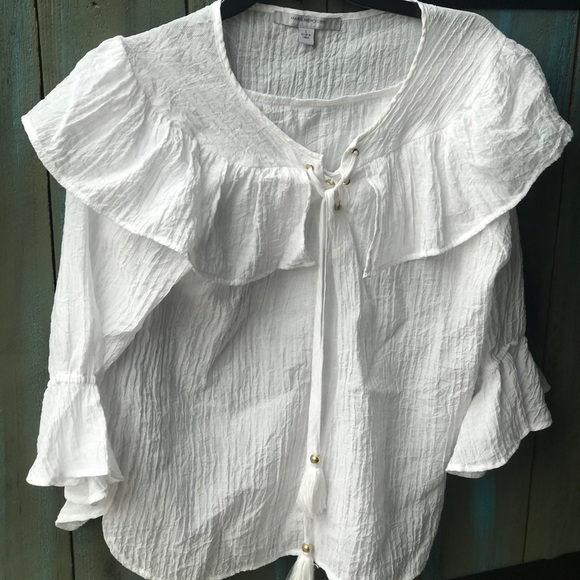 Gorgeous White Blouse - Picture 4 of 5